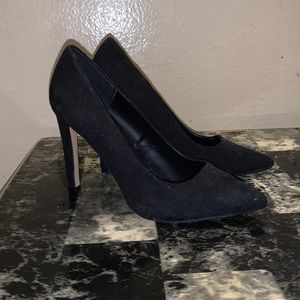 Black heels never worn 5.5